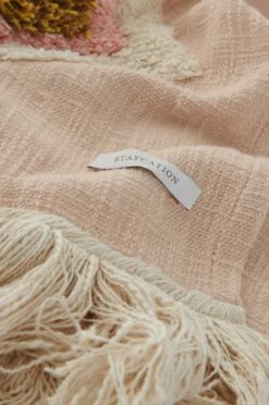 Textilier Staycation Överkast Joyful -Sängkläder Försäljning 2024 ell 1705329 01 De 01