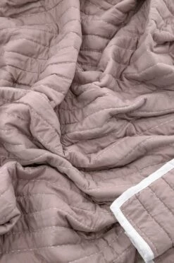 Textilier Venture Home Överkast Juni 9 Textilier Venture Home Överkast Juni -Sängkläder Försäljning 2024 hom 1695537 03 De 01